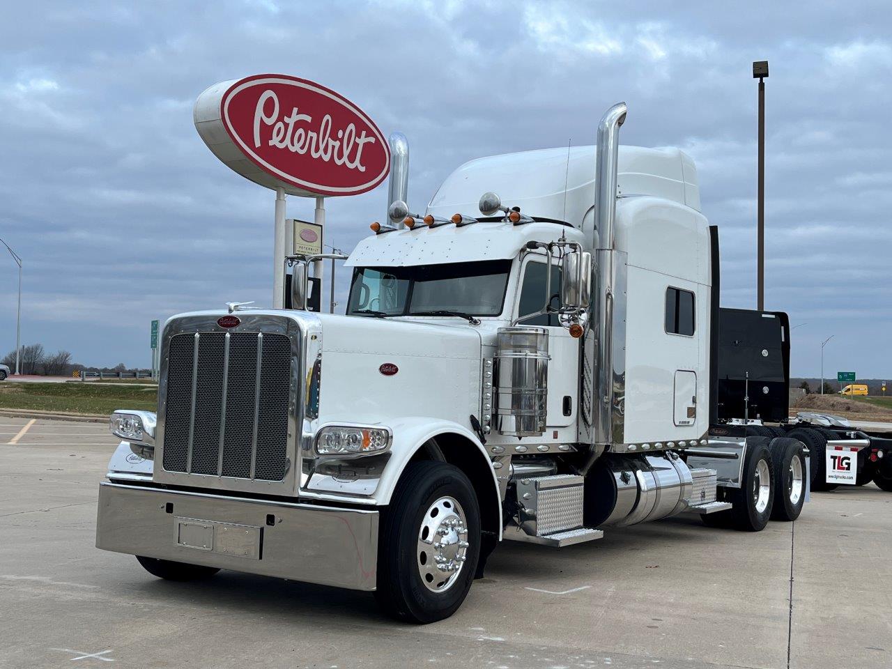 2019 PETERBILT 389 | TLG