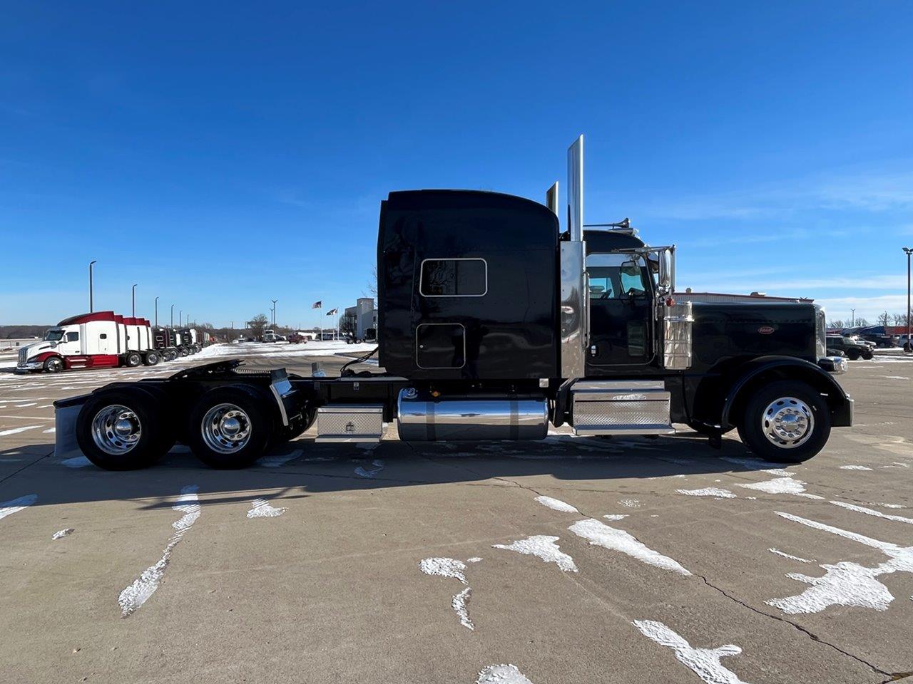 2021 PETERBILT 389 | TLG