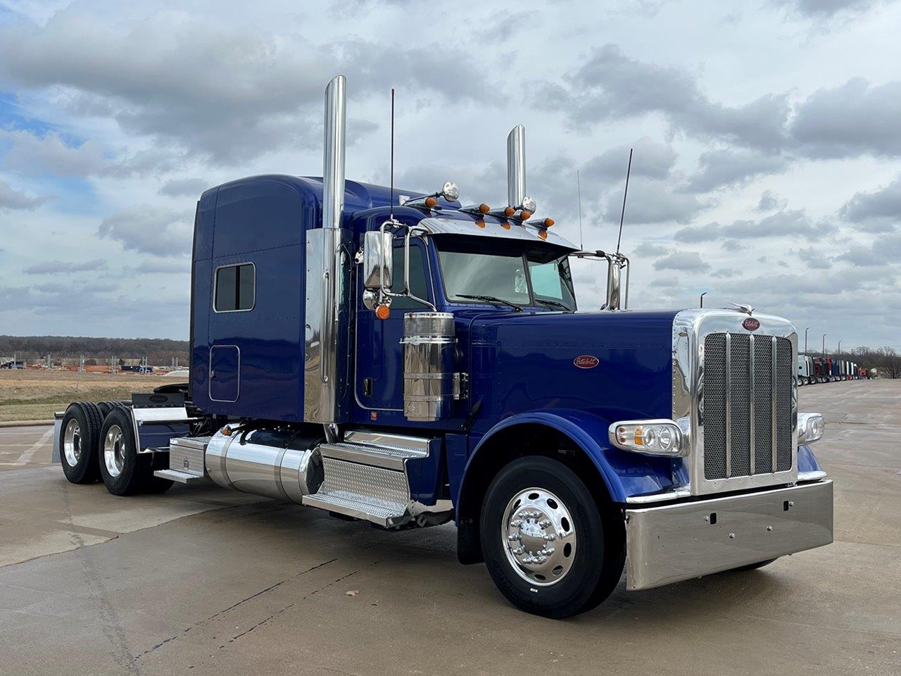 2021 PETERBILT 389 | TLG