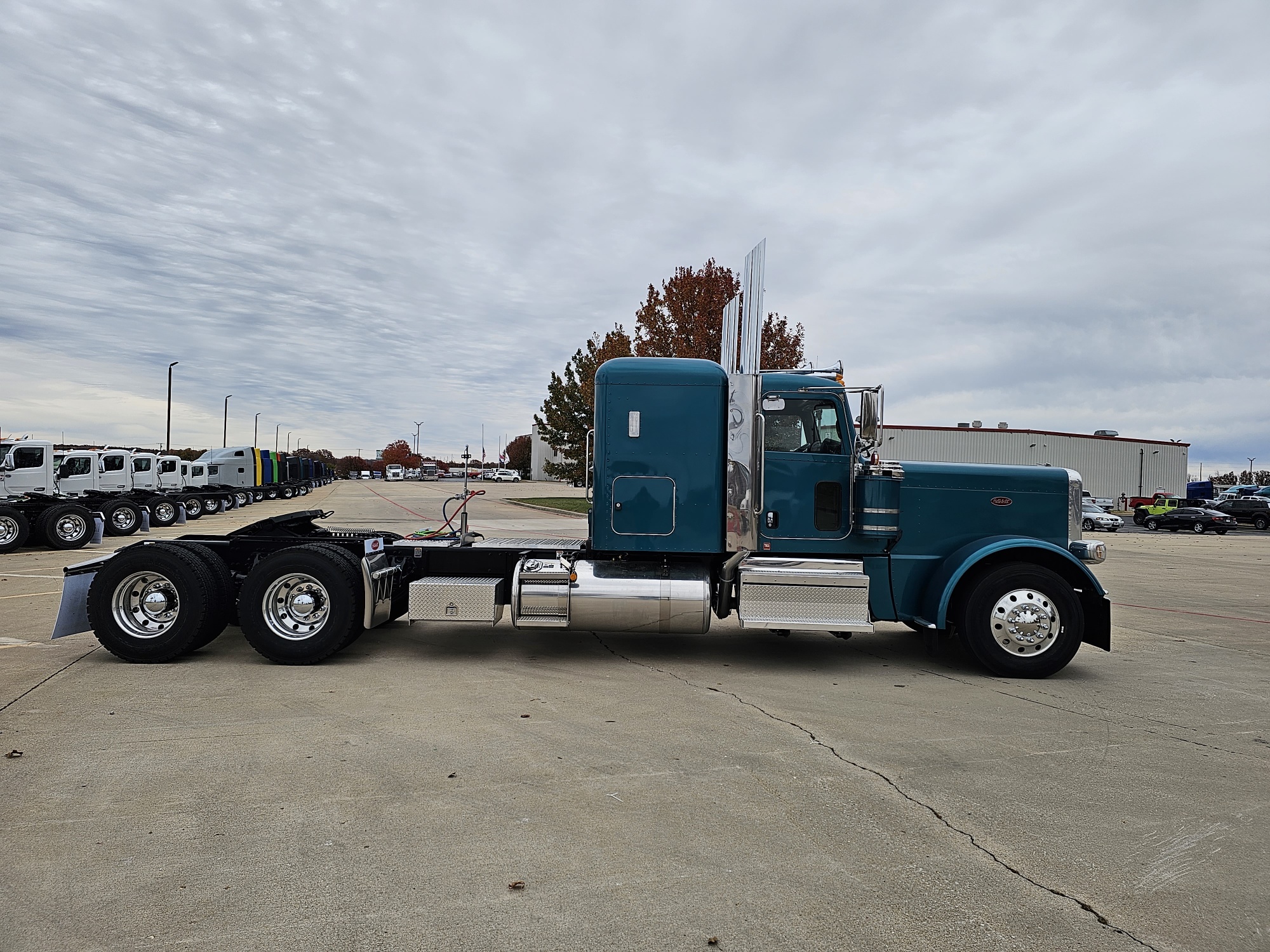 2024 PETERBILT 389 TLG