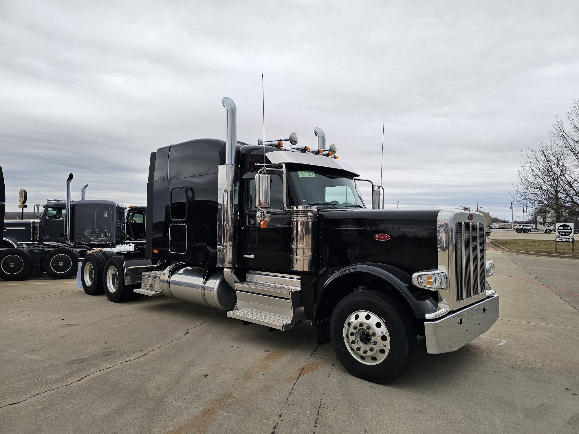 2024 Peterbilt 589 