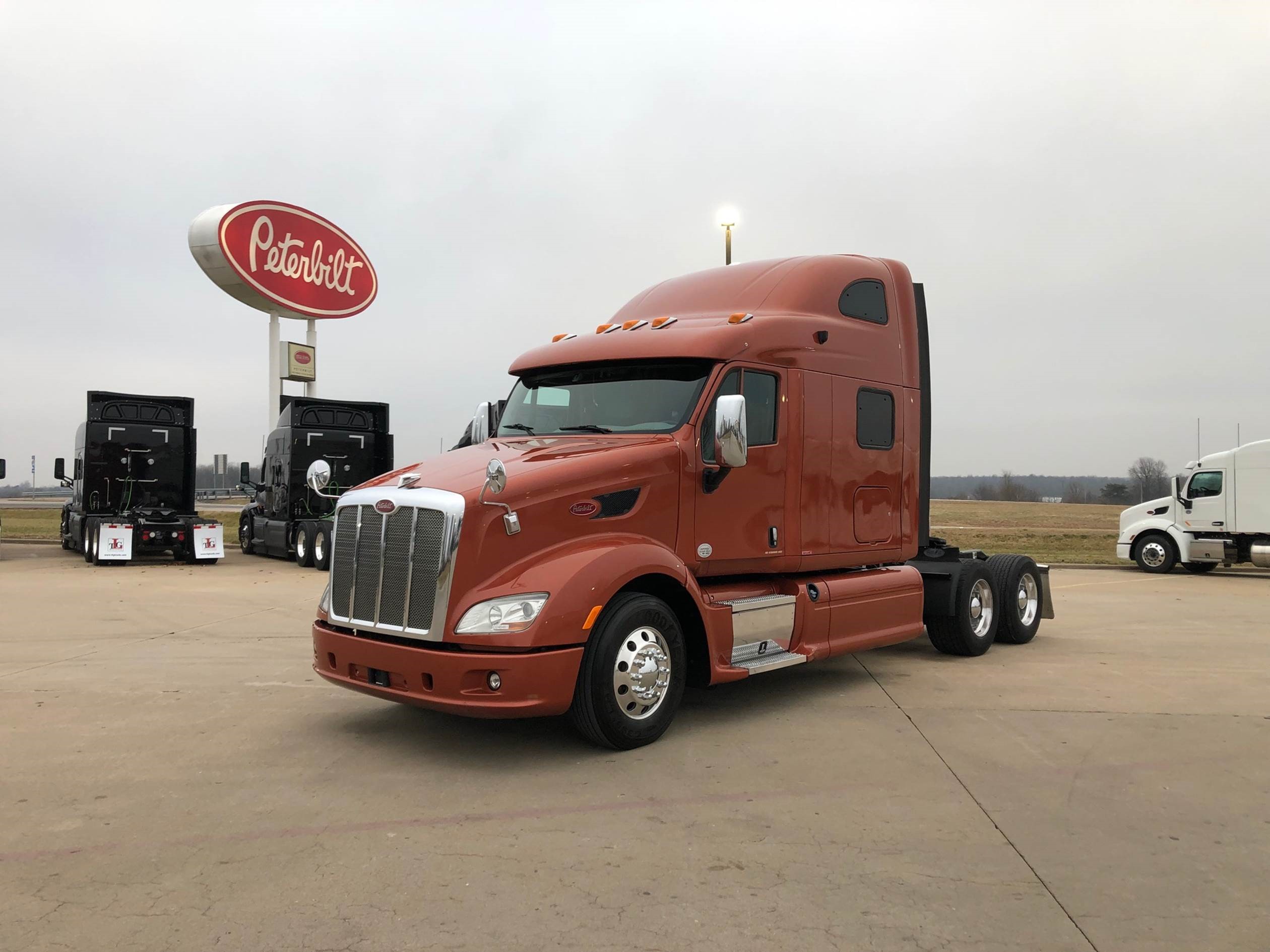 2015 PETERBILT 587: XFD248481